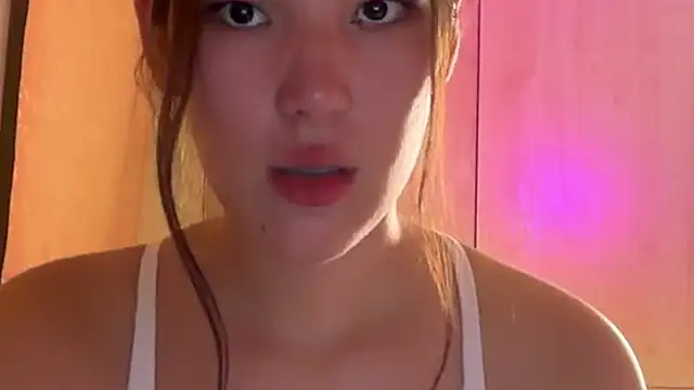 Snapshot of Lillie_sunn chatting on August 3, 10:46 pm Lillie sunn online show from August 3, 10:46 pm
