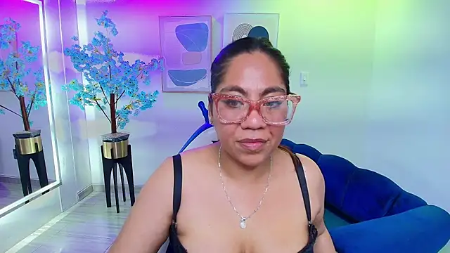 Snapshot of Silvana_lane chatting on August 5, 12:02 am Silvana lane online show from August 5, 12:02 am