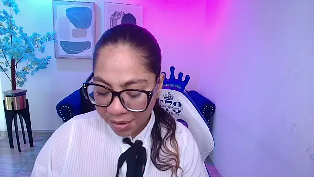 Snapshot of Silvana_lane chatting on August 7, 7:05 pm Silvana lane online show from August 7, 7:05 pm