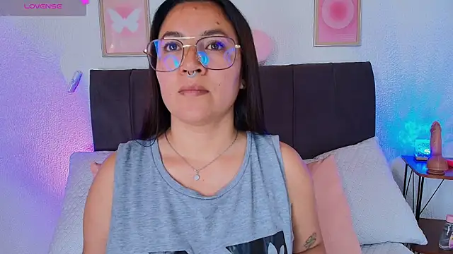 Snapshot of samm_curvy chatting on July 1, 7:35 pm samm curvy online show from July 1, 7:35 pm