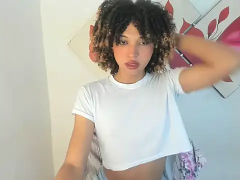 Snapshot of Elianisbigcock chatting on July 28, 3:54 pm Elianisbigcock online show from July 28, 3:54 pm