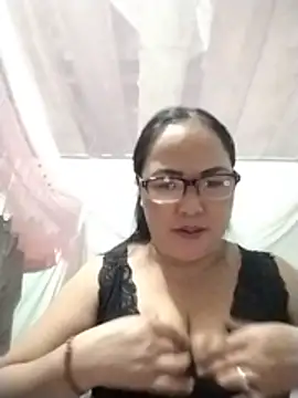 Snapshot of Naaya8109 chatting on July 24, 12:30 am Naaya8109 online show from July 24, 12:30 am