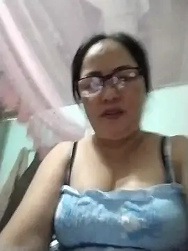 Snapshot of Naaya8109 chatting on August 1, 2:44 am Naaya8109 online show from August 1, 2:44 am