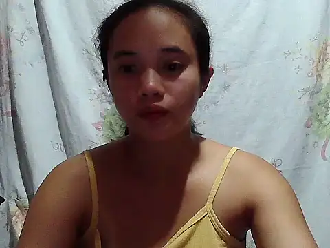 Snapshot of sophie_193 chatting on June 20, 5:05 pm sophie 193 online show from June 20, 5:05 pm
