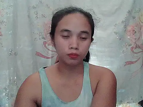 Snapshot of sophie_193 chatting on June 24, 5:28 am sophie 193 online show from June 24, 5:28 am