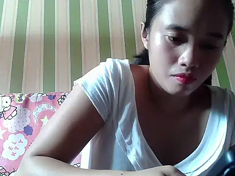 Snapshot of sophie_193 chatting on July 13, 4:59 am sophie 193 online show from July 13, 4:59 am