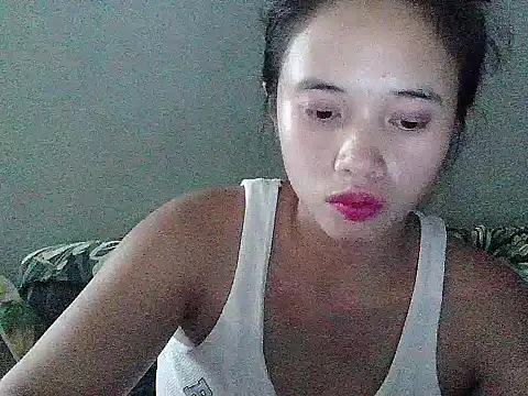 Snapshot of sophie_193 chatting on August 4, 4:04 am sophie 193 online show from August 4, 4:04 am