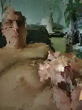 Snapshot of erer211 chatting on June 19, 8:45 pm erer211 online show from June 19, 8:45 pm