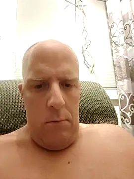 Snapshot of erer211 chatting on July 5, 1:34 am erer211 online show from July 5, 1:34 am