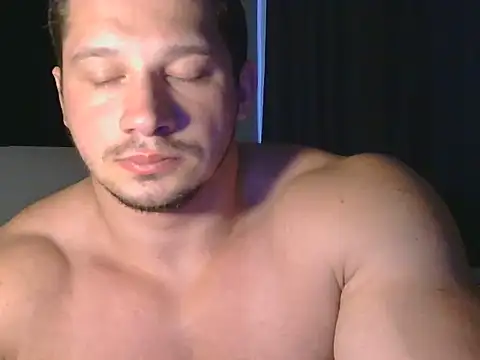 Snapshot of Body_777_ chatting on July 6, 1:52 pm Body 777 online show from July 6, 1:52 pm