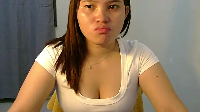 Fhwilloughbyxx online show from July 23, 11:19 am