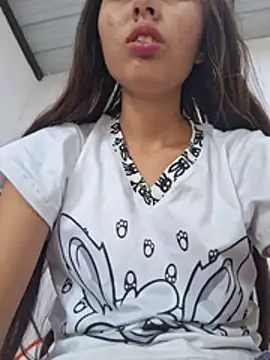 Snapshot of Khelmi chatting on August 3, 1:16 pm Khelmi online show from August 3, 1:16 pm