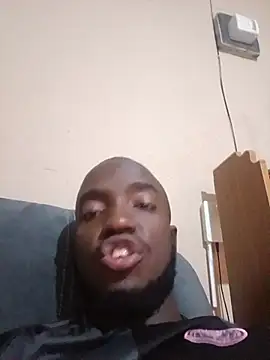 Snapshot of Earnthis chatting on June 21, 5:04 pm Earnthis online show from June 21, 5:04 pm