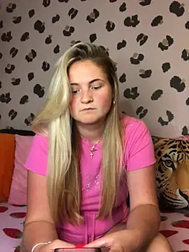 Juicy BabeXo online show from June 28, 8:04 pm
