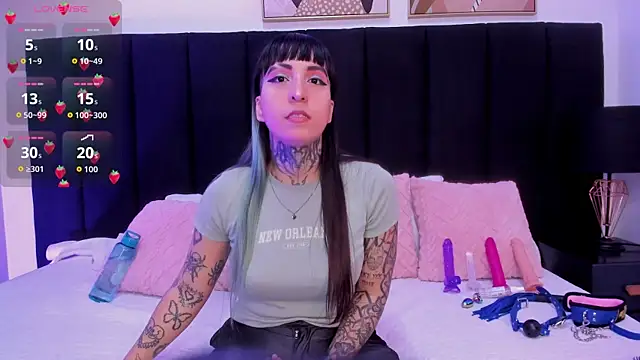 izzy moon7 online show from August 8, 11:12 am
