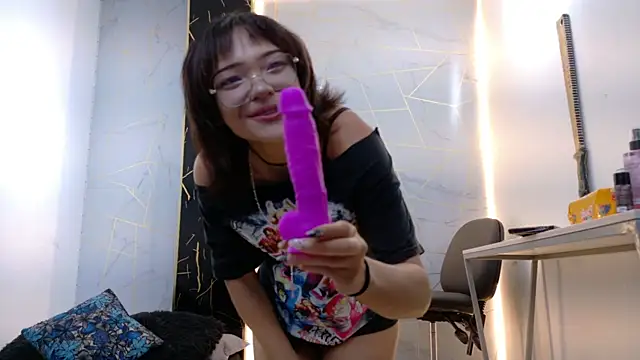 Snapshot of Nix_Siren chatting on August 8, 1:13 pm Nix Siren online show from August 8, 1:13 pm