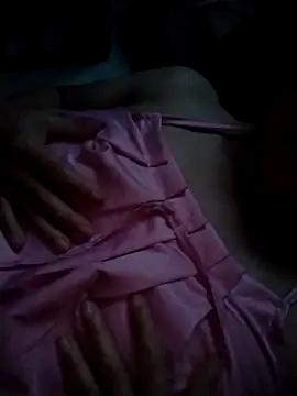 Snapshot of Rri_hot chatting on August 3, 10:35 pm Rri hot online show from August 3, 10:35 pm