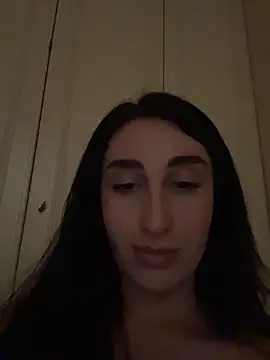 Snapshot of _Elina_ chatting on June 22, 11:29 am Elina online show from June 22, 11:29 am