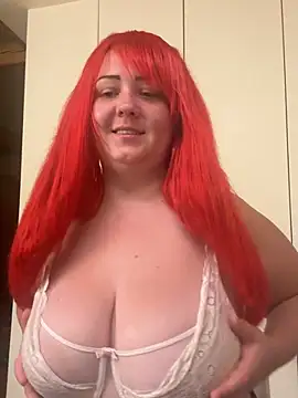 Snapshot of Liliabuton chatting on July 18, 11:30 pm Liliabuton online show from July 18, 11:30 pm