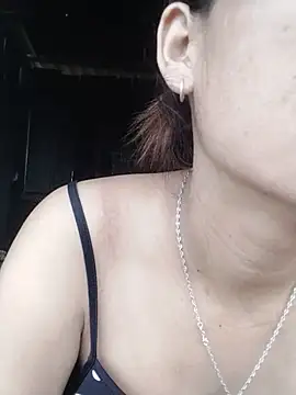 Snapshot of _Lynk_ chatting on August 5, 1:19 am Lynk online show from August 5, 1:19 am