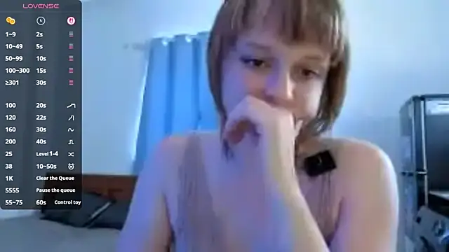 DustiZuchowski online show from July 30, 4:22 am