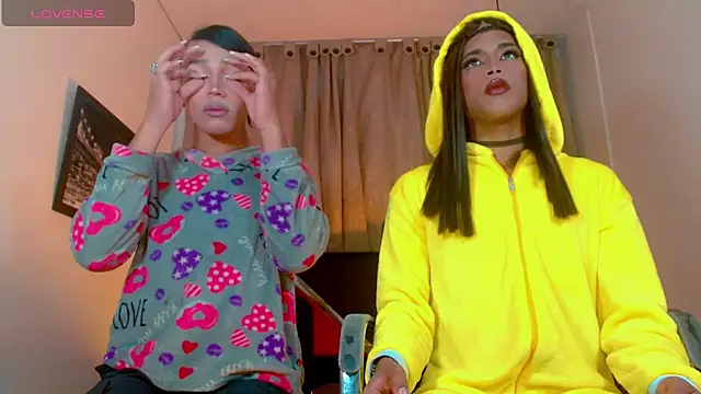 Maelys and ahlaiya online show from August 1, 7:24 pm