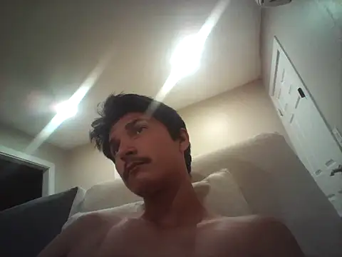 Snapshot of Nicks10in chatting on August 5, 4:48 am Nicks10in online show from August 5, 4:48 am