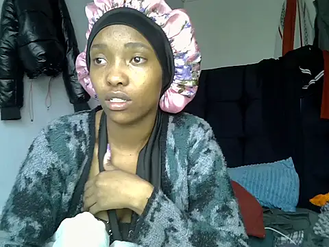 Snapshot of pretty_jaz chatting on June 30, 6:47 am pretty jaz online show from June 30, 6:47 am