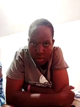 Snapshot of sly_gee chatting on July 14, 10:54 am sly gee online show from July 14, 10:54 am