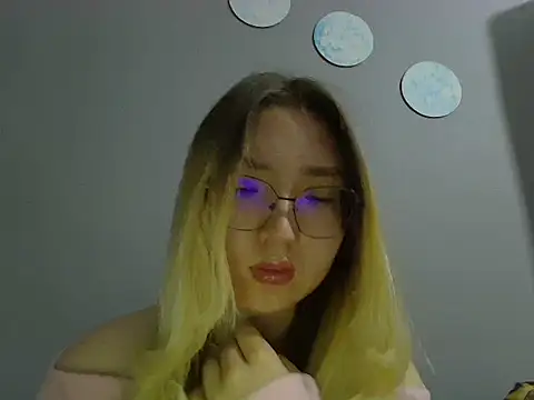 Snapshot of Vinoriaki chatting on July 2, 9:21 pm Vinoriaki online show from July 2, 9:21 pm