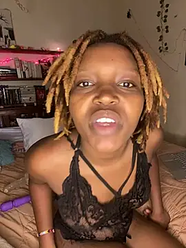 Snapshot of SexyArya_ chatting on July 9, 12:31 pm SexyArya online show from July 9, 12:31 pm