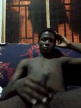 Snapshot of loLouis chatting on July 1, 12:56 am loLouis online show from July 1, 12:56 am