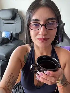 Snapshot of JennaNovva chatting on July 28, 4:39 pm JennaNovva online show from July 28, 4:39 pm