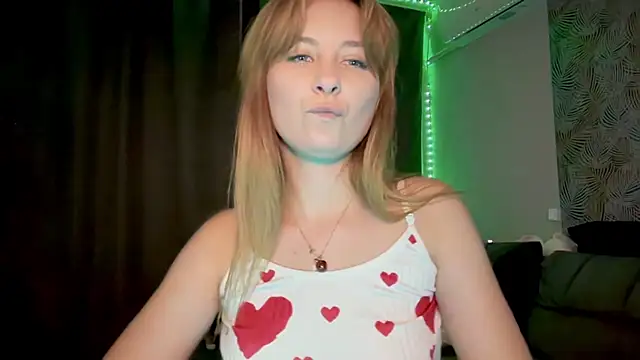 Luna Kissss online show from July 16, 7:31 pm