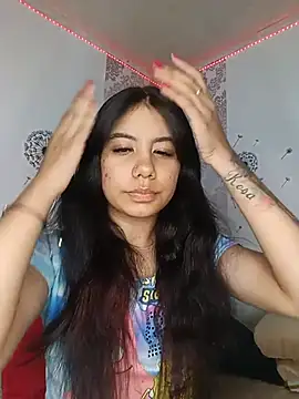 Snapshot of AylinLove_ chatting on August 2, 12:09 am AylinLove online show from August 2, 12:09 am