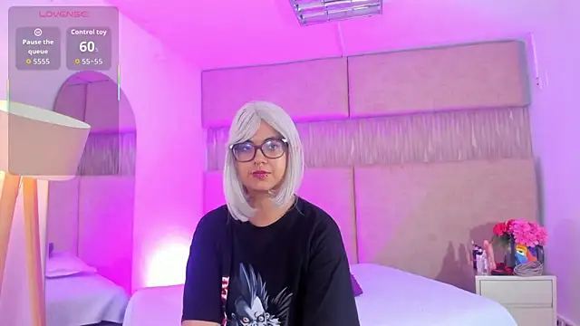 Snapshot of __Izumii__ chatting on July 18, 12:20 pm Izumii online show from July 18, 12:20 pm