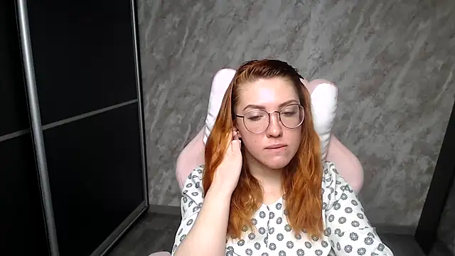 Reginasmilee online show from February 15, 4:42 am