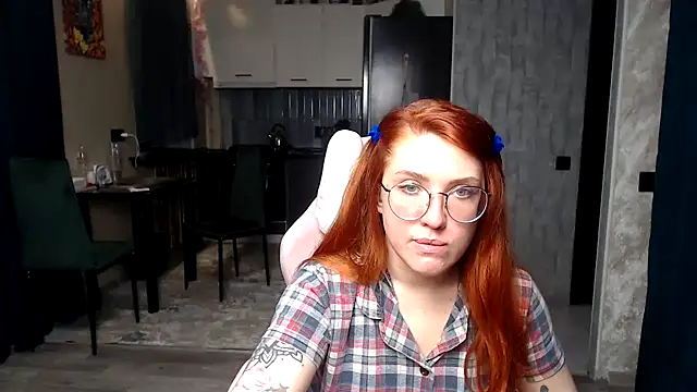 Reginasmilee online show from March 17, 11:46 am