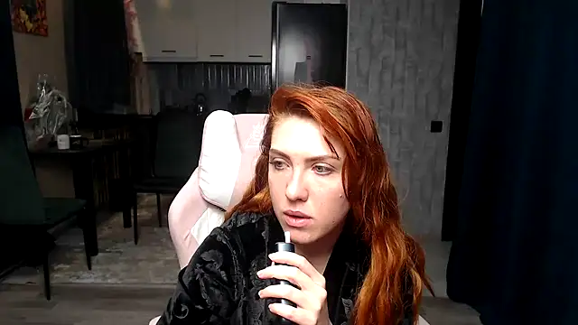 Reginasmilee online show from April 8, 2:44 am