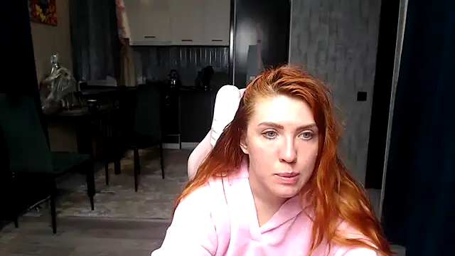 Reginasmilee online show from April 8, 2:50 pm