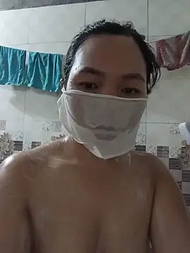 Snapshot of Hiha-nn chatting on August 1, 11:42 am Hiha-nn online show from August 1, 11:42 am