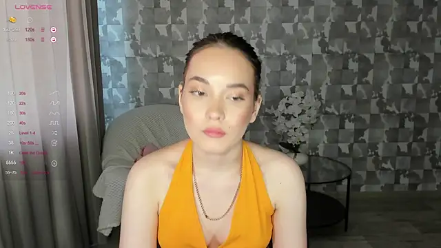 Snapshot of E_mil_y chatting on July 28, 12:48 pm E mil y online show from July 28, 12:48 pm