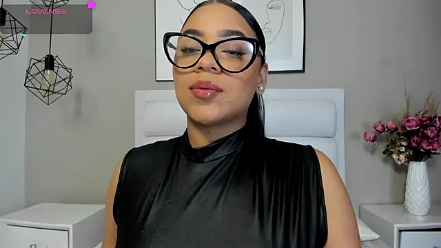 Snapshot of christineowens_ chatting on July 3, 3:13 am christineowens online show from July 3, 3:13 am