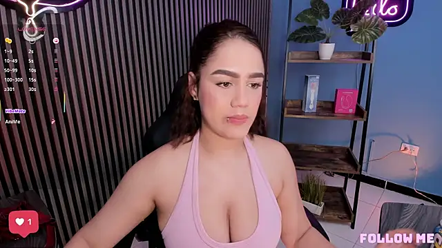 Snapshot of Emily_robertss1 chatting on June 28, 4:13 pm Emily robertss1 online show from June 28, 4:13 pm