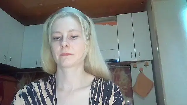 Vexieeka online show from July 13, 7:05 pm