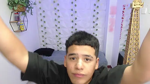 Santiago Acosta  online show from June 28, 4:18 am