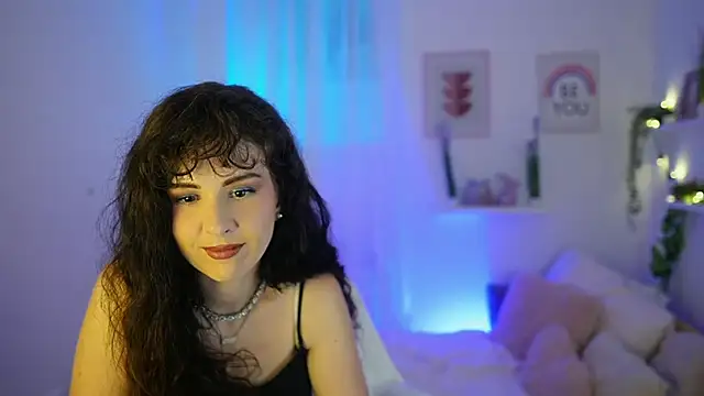 Daisy Lowe online show from July 17, 7:41 pm