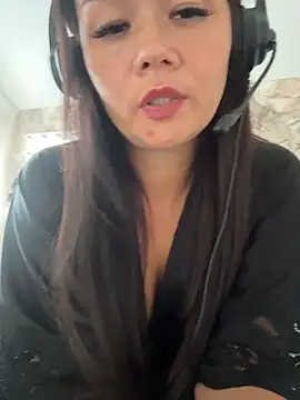 Snapshot of FaithWeigel chatting on July 18, 2:54 pm FaithWeigel online show from July 18, 2:54 pm