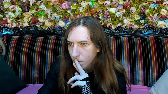 ChrisyBevy online show from July 1, 7:24 pm