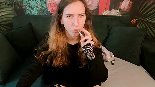 ChrisyBevy online show from July 3, 7:42 pm